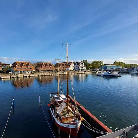 Hafenblick * Wiek auf Ruegen
